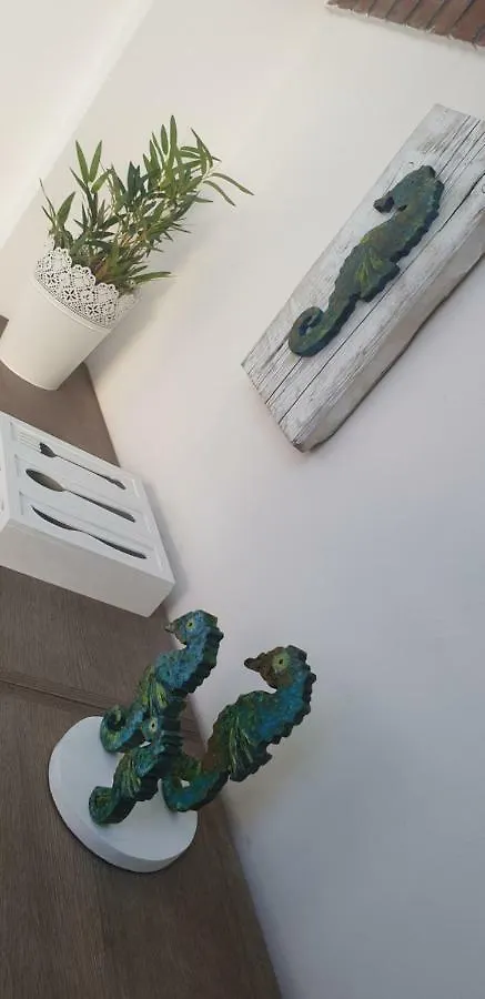 Casa Gialli Aeroporto di Catania Fontana Rossa Casa vacanze