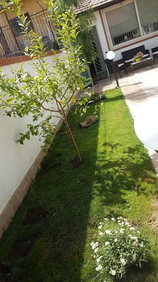Casa Gialli Aeroporto di Catania Fontana Rossa Casa vacanze