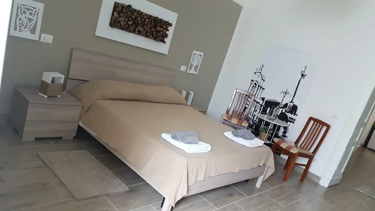 Holiday home Casa Gialli Catania Italy